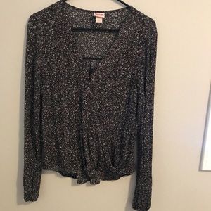 Long sleeve flower print cross over in front shirt